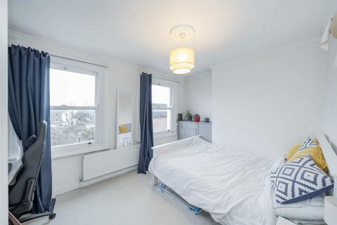 3 bedroom flat for sale, Highwood Road, London N19