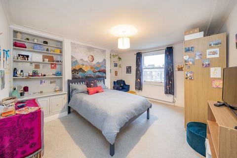 3 bedroom flat for sale, Highwood Road, London N19