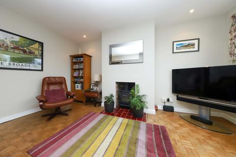 2 bedroom maisonette for sale, Chamberlain Way, Pinner HA5