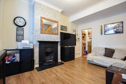 175 Dover Road, Northfleet, Gravesend, DA11 9QN