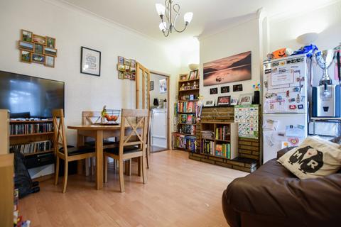175 Dover Road, Northfleet, Gravesend, DA11 9QN