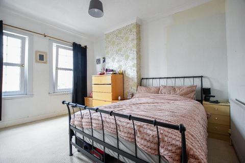 175 Dover Road, Northfleet, Gravesend, DA11 9QN