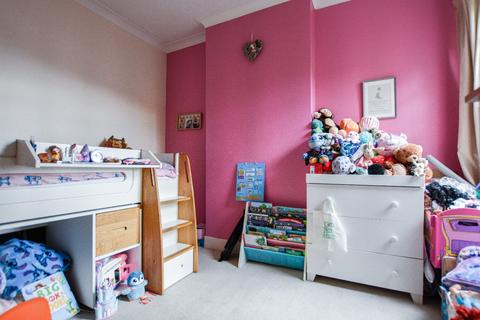 175 Dover Road, Northfleet, Gravesend, DA11 9QN
