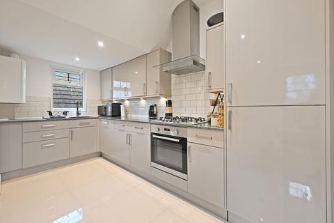 1 bedroom flat for sale, Wordsworth Drive, Cheam, SM3