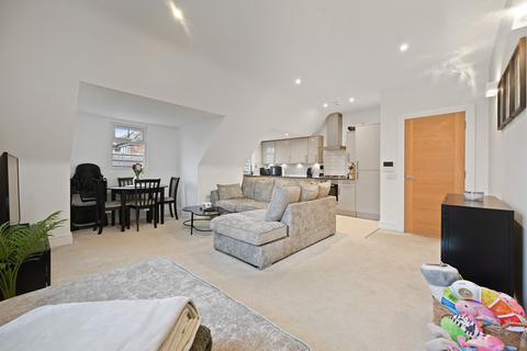 1 bedroom flat for sale, Wordsworth Drive, Cheam, SM3