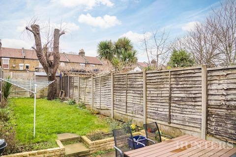 2 bedroom house for sale, Halefield Road, London