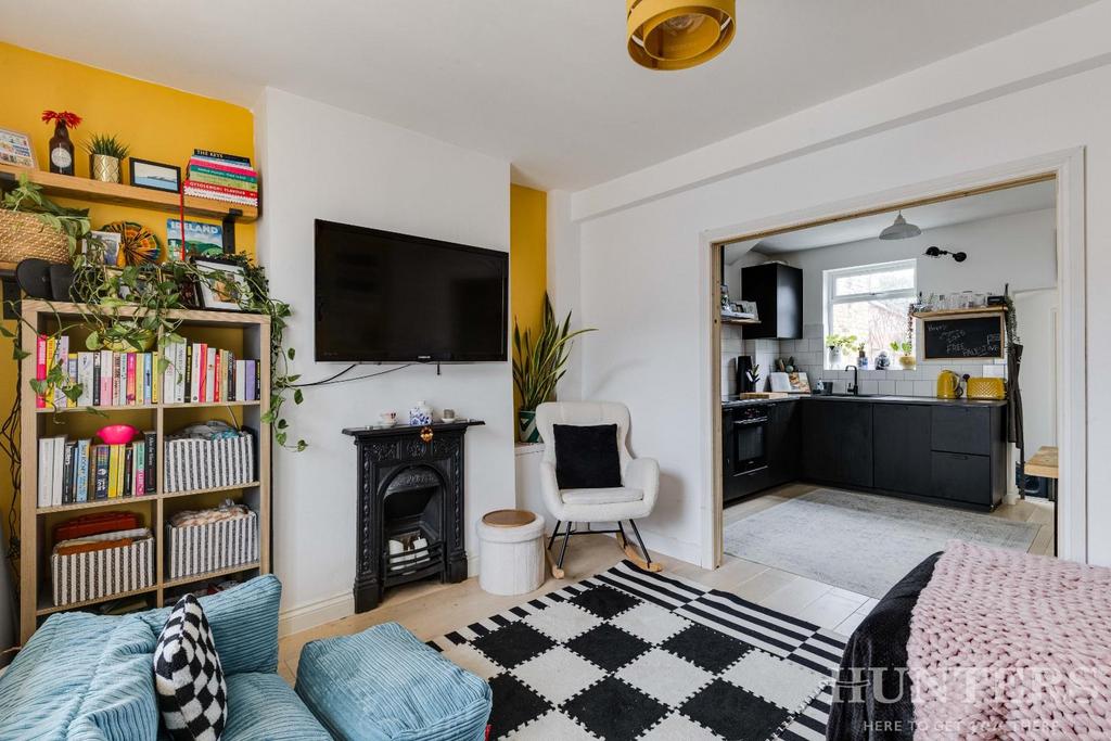 8 Halefield Road N17 9 XR-05.jpg