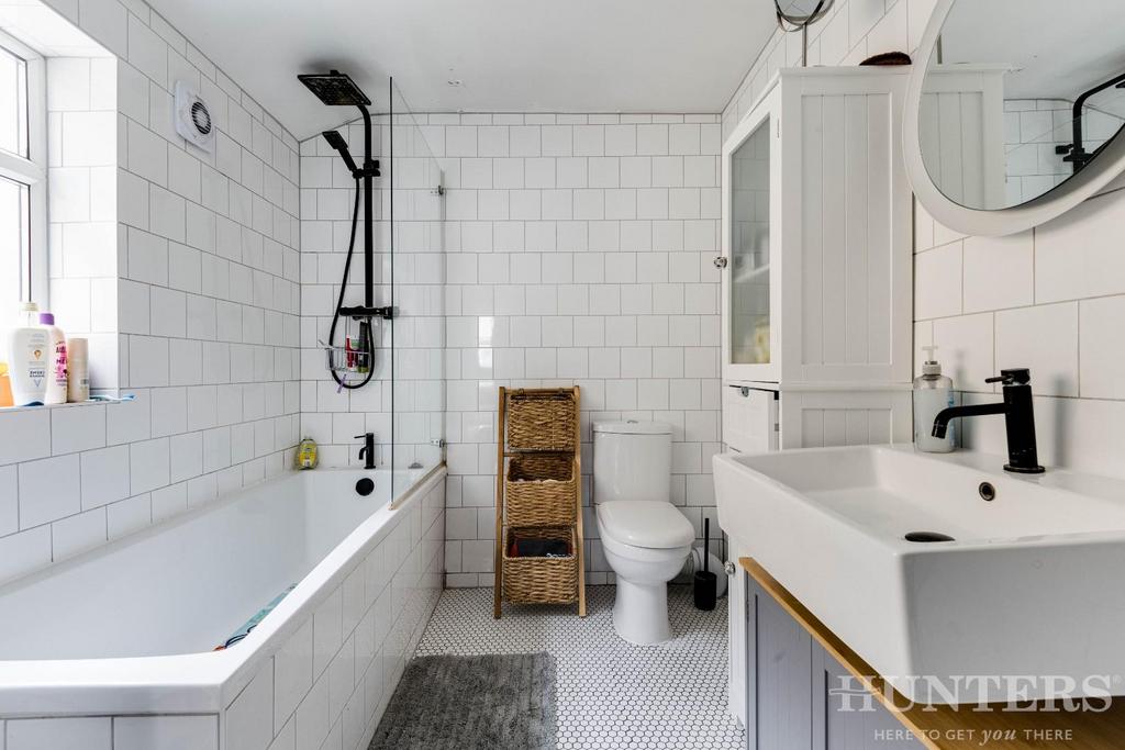 8 Halefield Road N17 9 XR-15.jpg