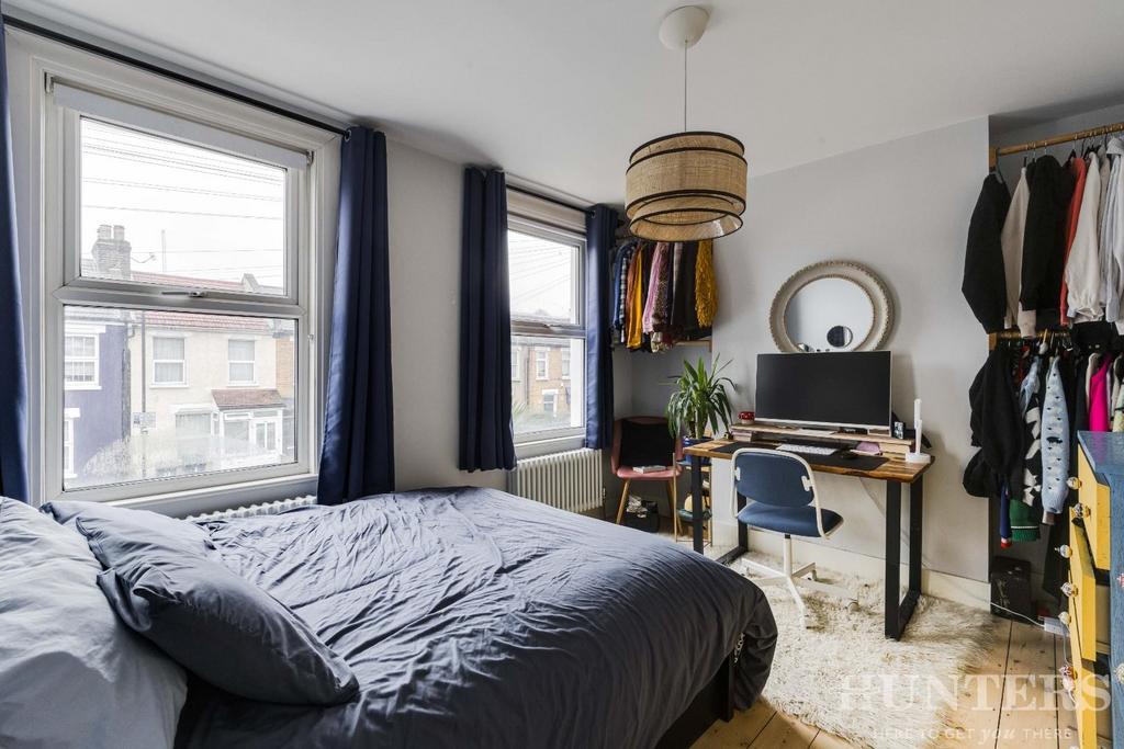 8 Halefield Road N17 9 XR-01.jpg