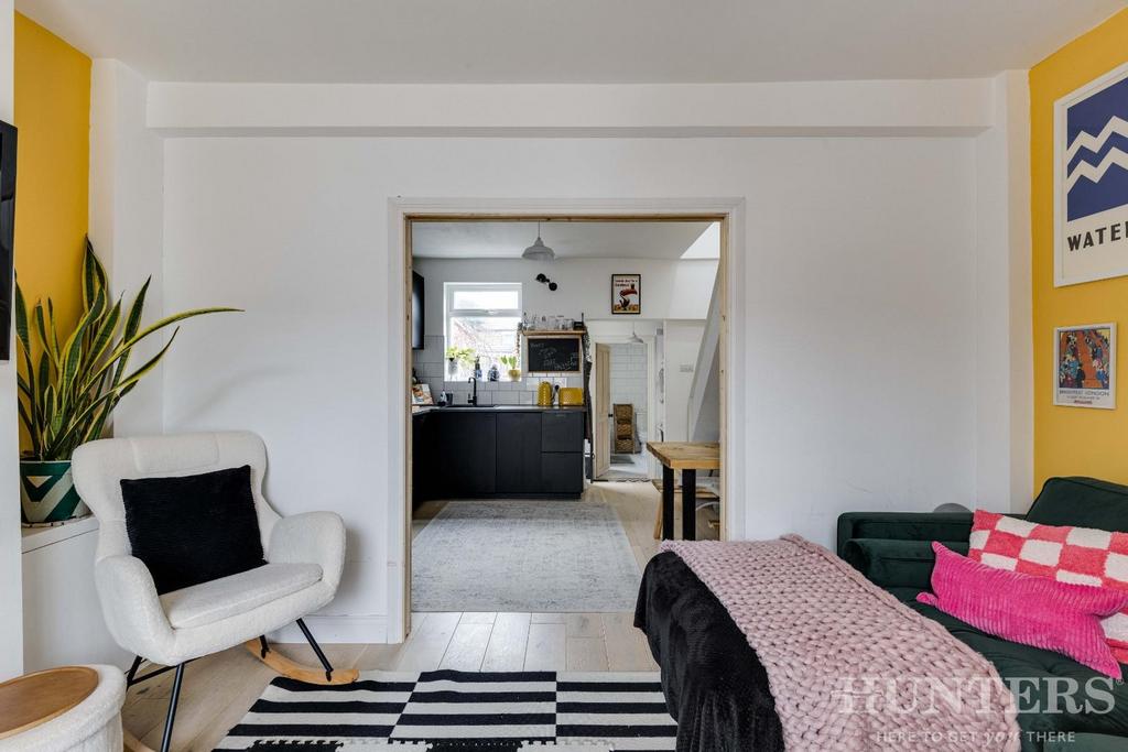 8 Halefield Road N17 9 XR-07.jpg