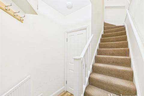 1 bedroom apartment to rent, Grosvenor Parade, Uxbridge Road, London, W5