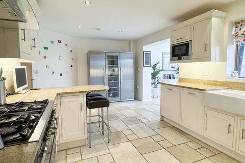 6 bedroom detached house for sale, Stone, Buckinghamshire