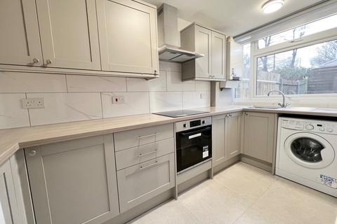 2 bedroom end of terrace house to rent, Alpine Close , Park Hill