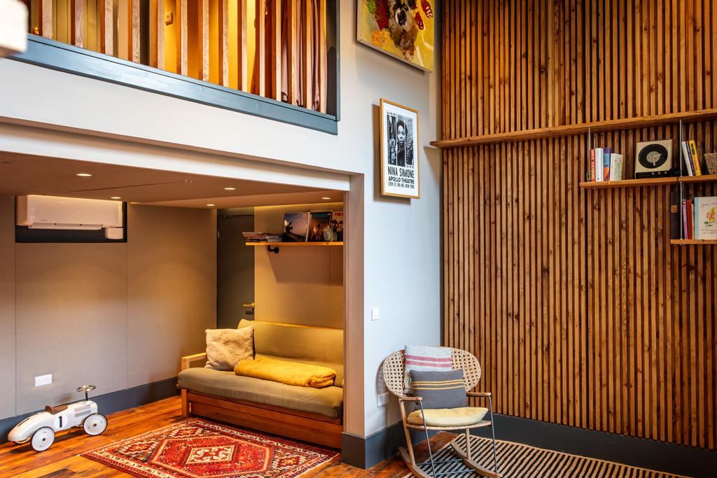 27 2 Alfred St 140