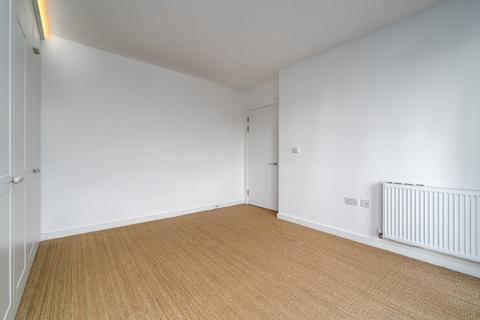 1 bedroom apartment for sale, Constance Court, Battersea SW11