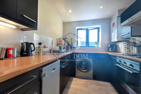 2 bedroom flat for sale, Feltham, TW14