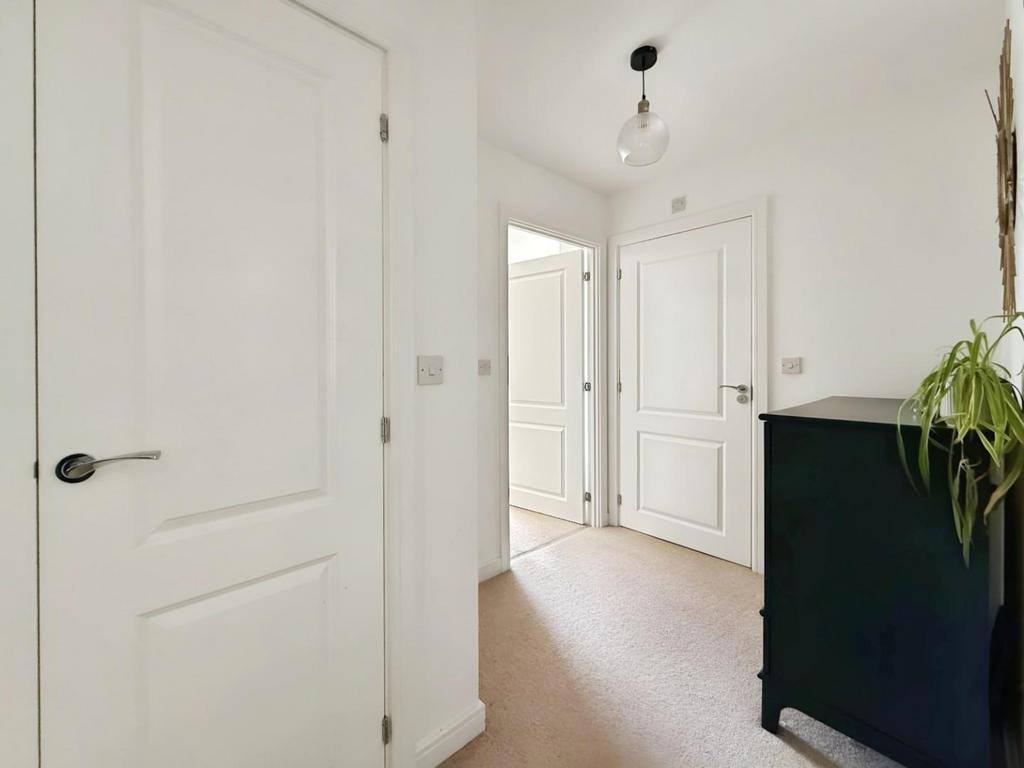 Aaf83d4c-Hallway.jpg