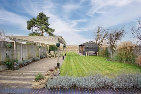 undefined, Vine Grove, Hertfordshire
