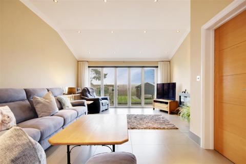 undefined, Vine Grove, Hertfordshire