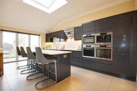 undefined, Vine Grove, Hertfordshire