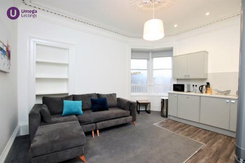 4 bedroom apartment to rent, Hope Park Crescent, Newington, Edinburgh, EH8