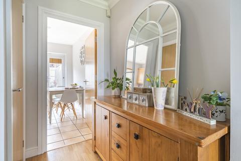 2 Crab Tree Close, Malmesbury, SN16 0AF