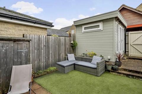 2 Crab Tree Close, Malmesbury, SN16 0AF