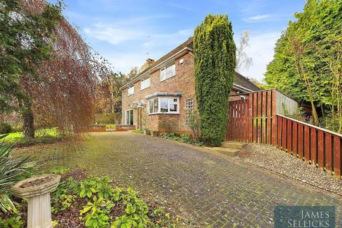 4 bedroom detached house for sale, Oaktree Close, Kibworth Beauchamp, Leicestershire