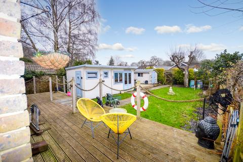 4 bedroom detached house for sale, Hamhaugh Island, Shepperton