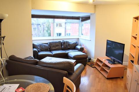 3 bedroom apartment to rent, Whiteoak Road, Fallowfield, Manchester