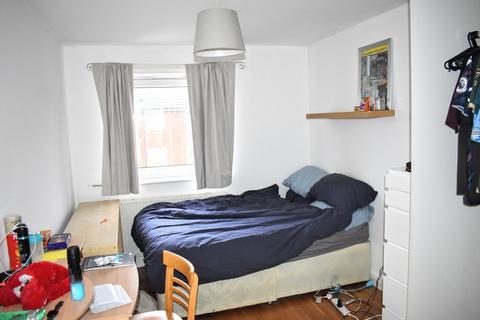 3 bedroom apartment to rent, Whiteoak Road, Fallowfield, Manchester