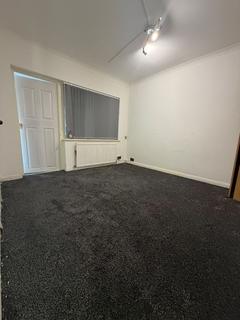 3 bedroom ground floor maisonette to rent, Harlington Road West, Feltham