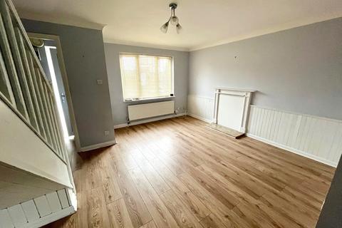 3 bedroom end of terrace house to rent, Ennerdale Close, Feltham