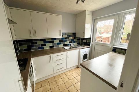 3 bedroom end of terrace house to rent, Ennerdale Close, Feltham