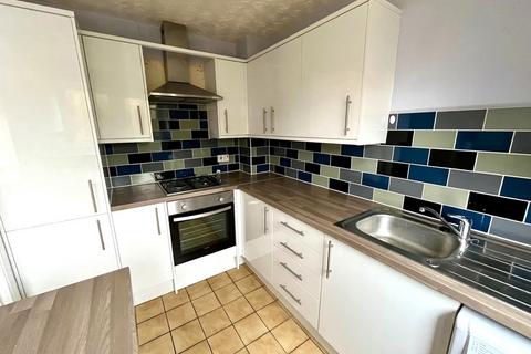 3 bedroom end of terrace house to rent, Ennerdale Close, Feltham