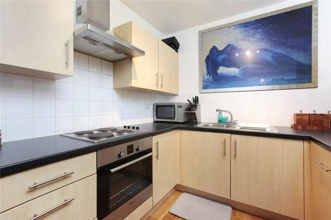 1 bedroom flat for sale, Queenstown Road, London