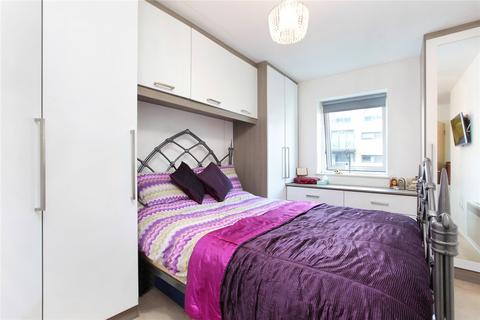 1 bedroom flat for sale, Queenstown Road, London