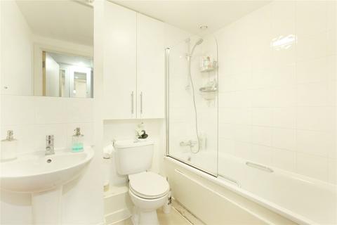 1 bedroom flat for sale, Queenstown Road, London