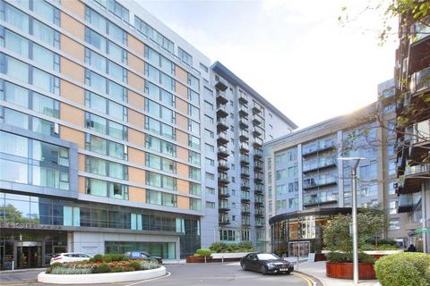 1 bedroom flat for sale, Queenstown Road, London