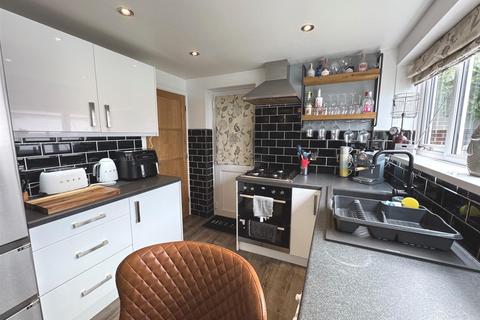11 Berwick Road, Buxton, SK17 9PD
