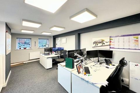 Office to rent, Albert Close, Whitefield, M45