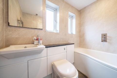 3 bedroom terraced house for sale, Sparrows Lane, London SE9