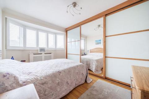 68 Sparrows Lane, London, SE9 2BT