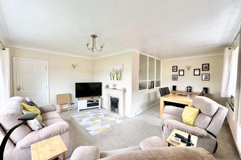 4 bedroom detached house for sale, CUMBERLAND ROAD, CLEETHORPES