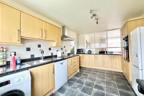 4 bedroom detached house for sale, CUMBERLAND ROAD, CLEETHORPES