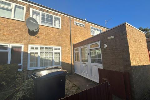 3 bedroom terraced house to rent, Norwich Close, Stevenage