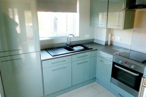 1 bedroom end of terrace house to rent, St. Leonards Avenue, Chatham