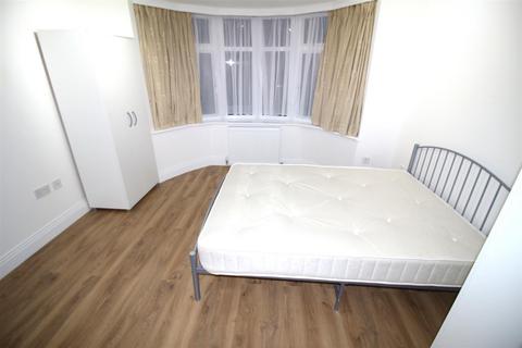 House share to rent, Boycroft Avenue, London