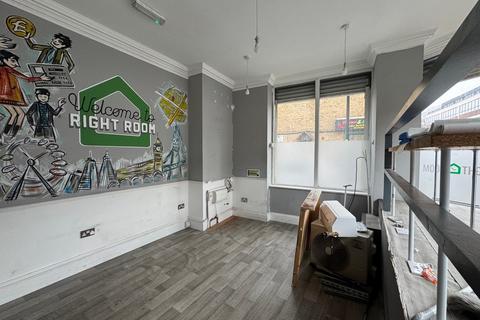 House to rent, Balls Pond Road, London N1