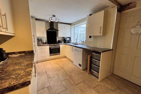 3 bedroom semi-detached house for sale, Catshill Road, Brownhills, Walsall, WS8 6BN